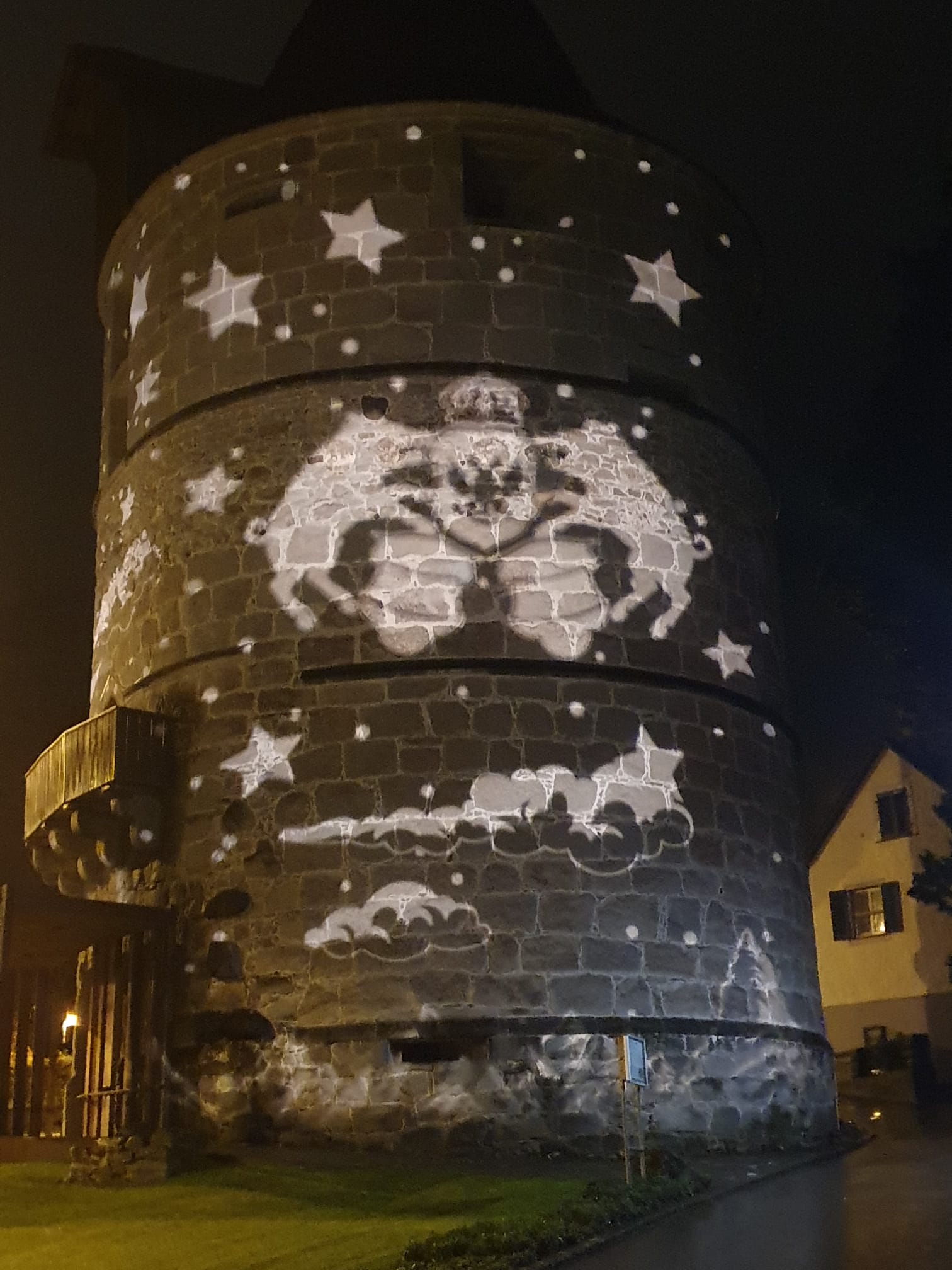 Pulverturm-beleuchtet.jpeg
